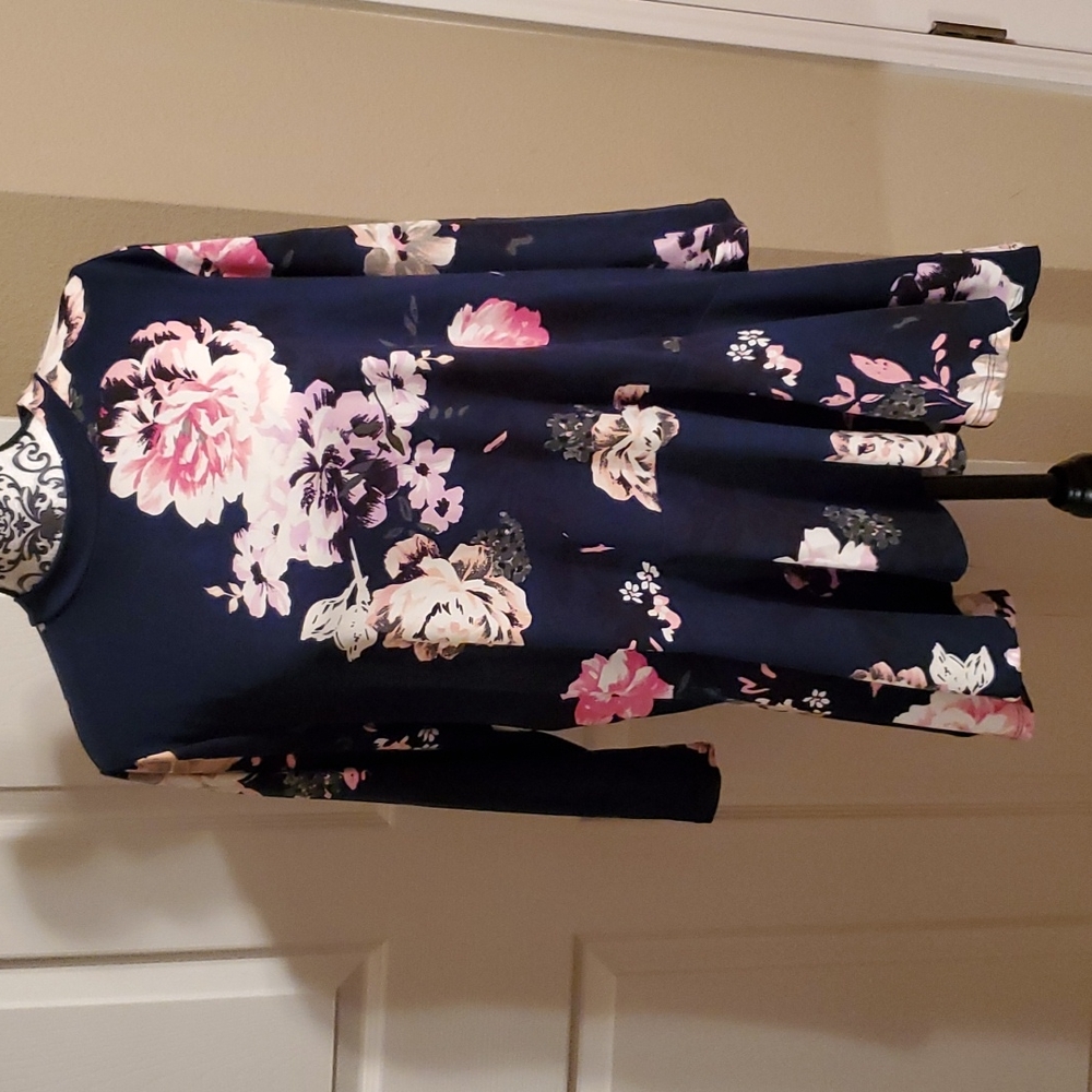 LAST CHANCE Beautiful Navy Floral Peplum Shirt